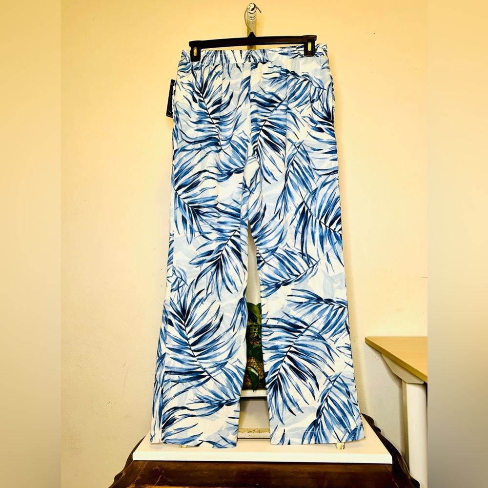 Soho Apparel Blue and White Leaf Print Wide Leg Pants - Picture 4 of 4
